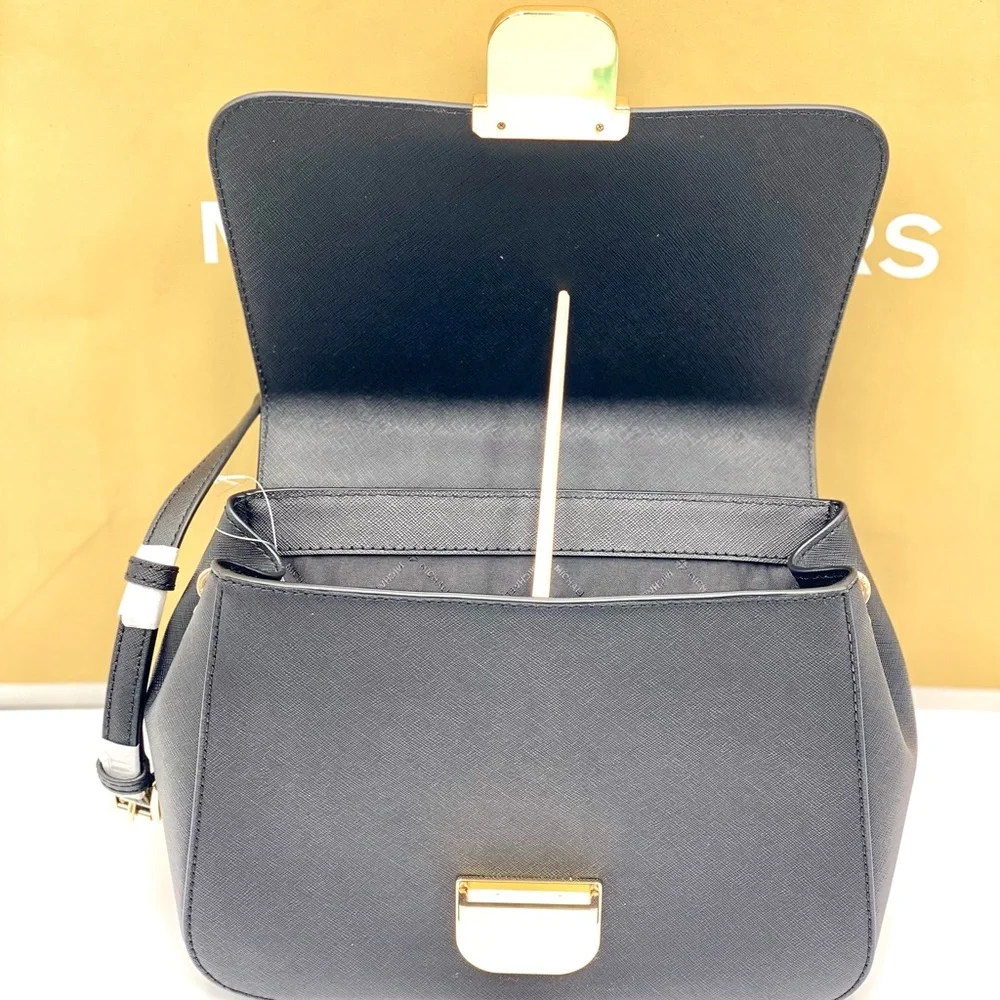 Michael Kors Bridgette MD Messenger Crossbody Black
